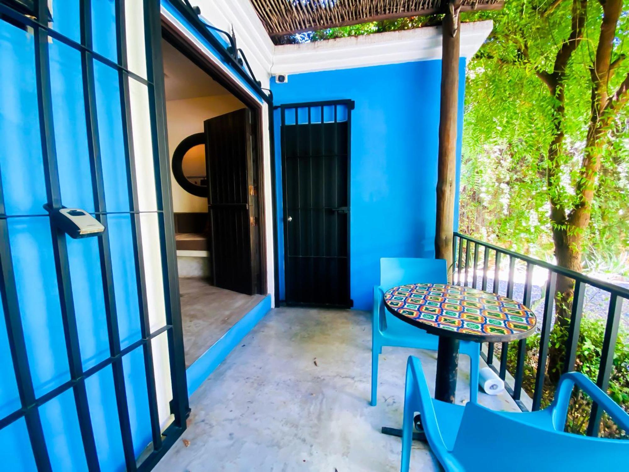 Gallo Azul Hotel, En El Corazon De Todos Santos Exterior photo
