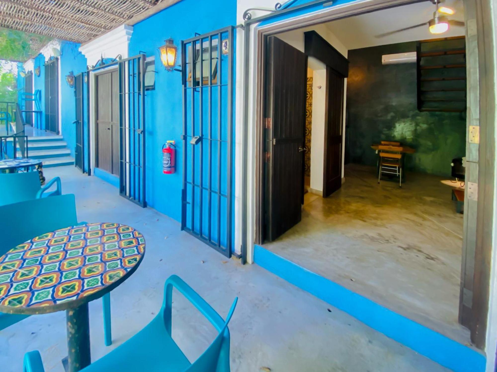 Gallo Azul Hotel, En El Corazon De Todos Santos Exterior photo