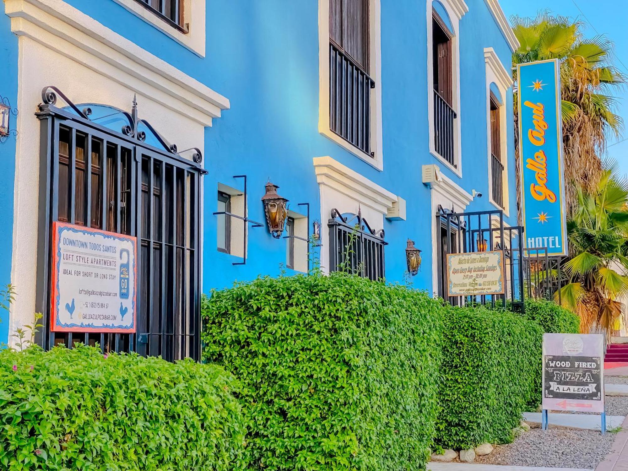 Gallo Azul Hotel, En El Corazon De Todos Santos Exterior photo