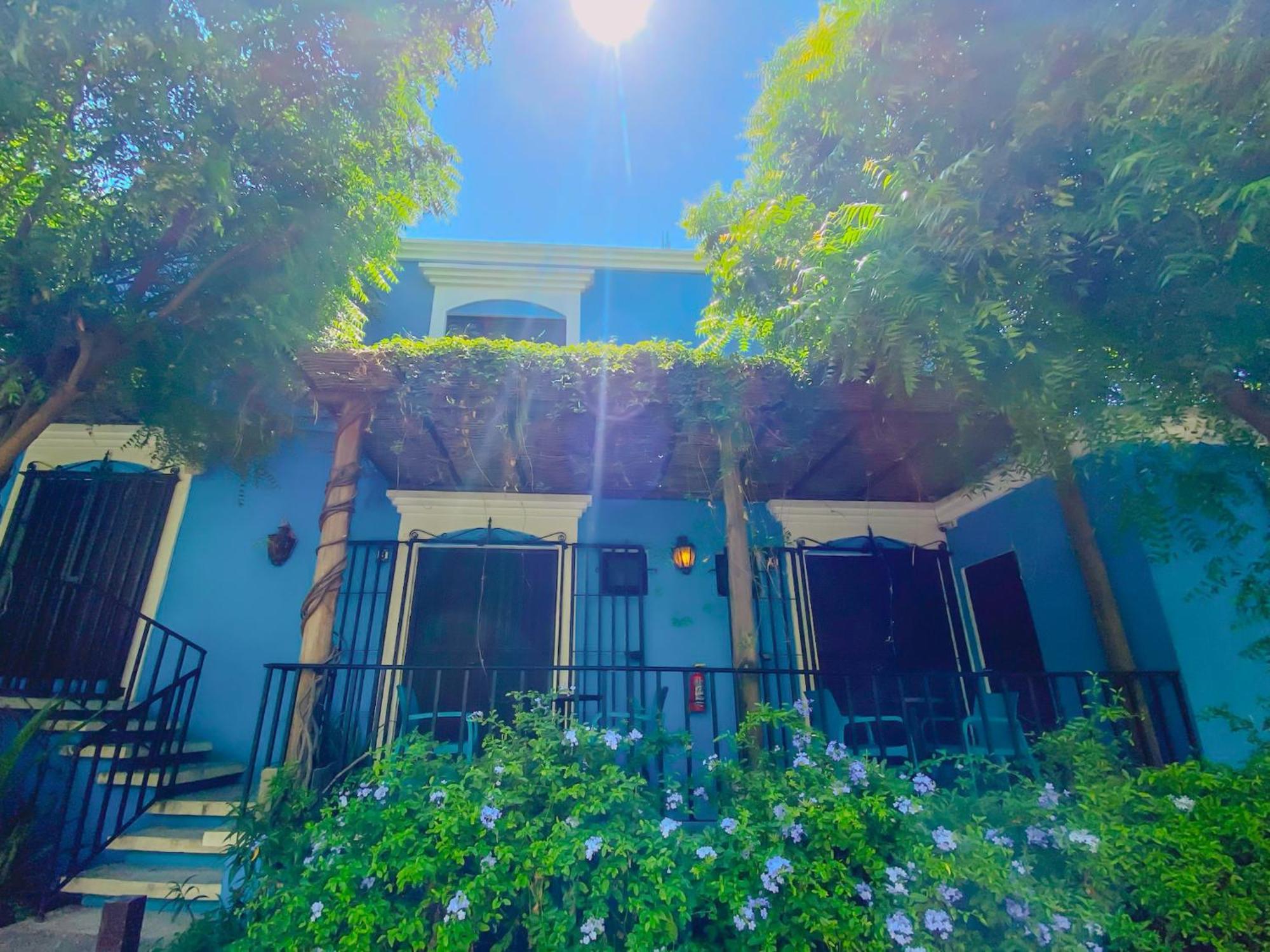 Gallo Azul Hotel, En El Corazon De Todos Santos Exterior photo